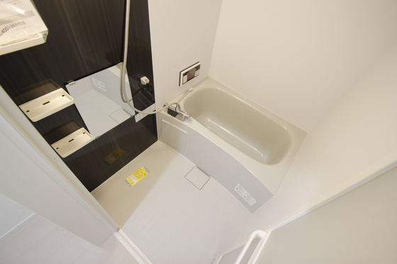 バス・シャワールーム　※別部屋の写真です