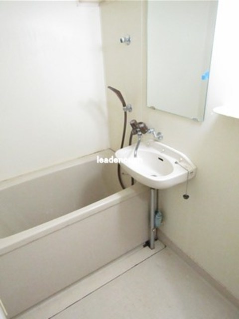 鶴見緑地ハイツ弐番館の風呂写真
