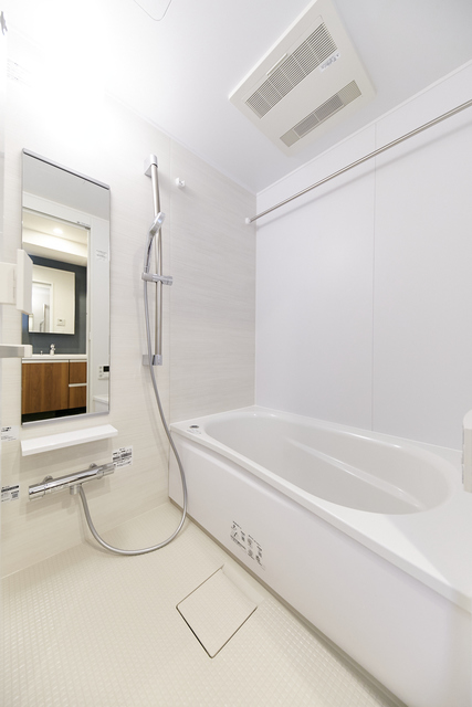 バス・シャワールーム　※写真は同タイプ住戸です。