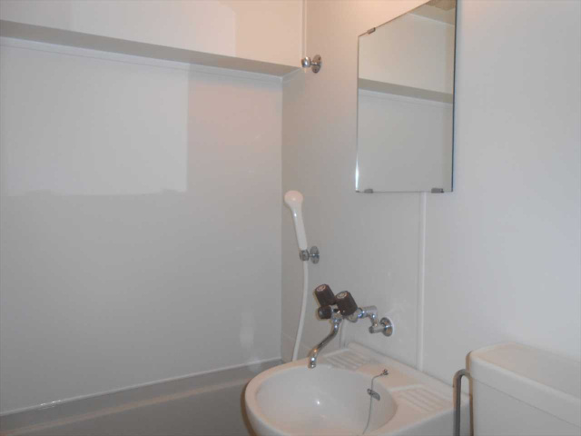 洗面設備　※同タイプ参考写真