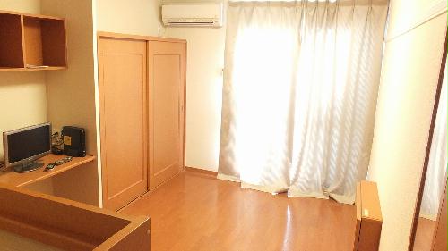 居室・リビング　1Fの床面は、フローリングです。