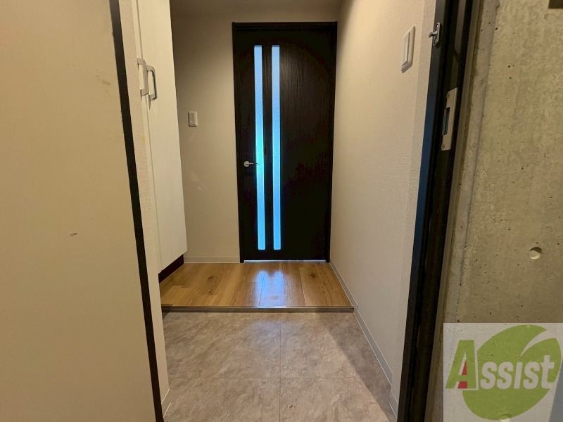 玄関　玄関です。ご覧の通り広々としていますね。