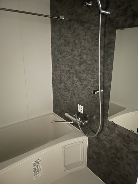 バス・シャワールーム　同物件別号室のものです。