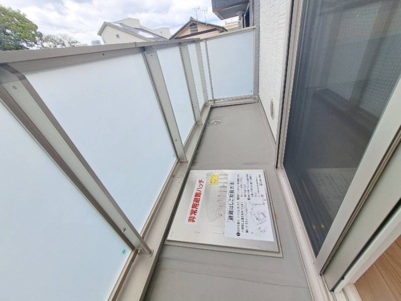 バルコニー　図面と現状に相違がある場合には現状を優先