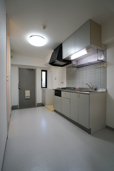 玄関　同じ建物の別の部屋