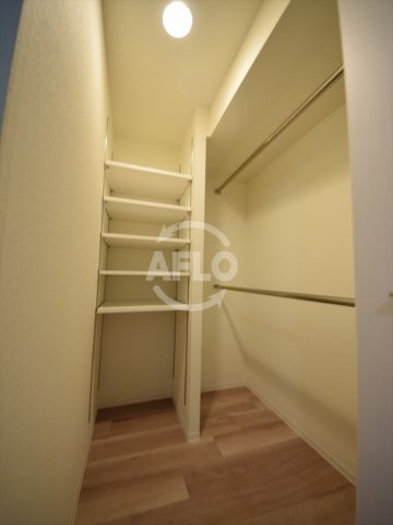 収納　アーバネックス本町　ウォークスルークローゼット