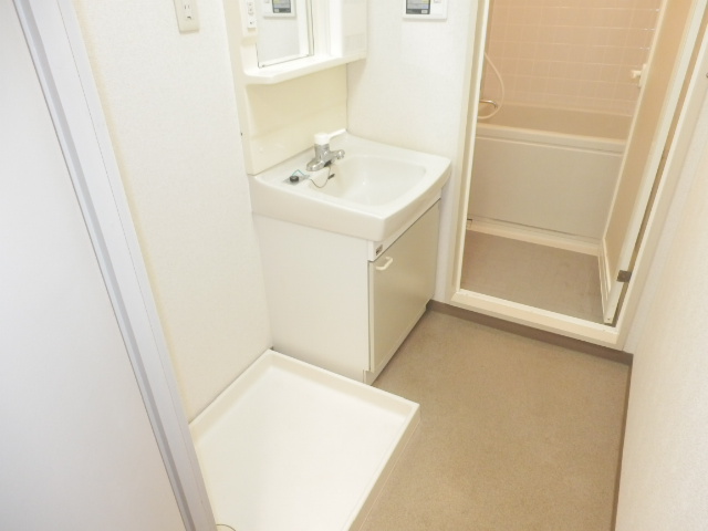 洗面設備　同物件内参考画像