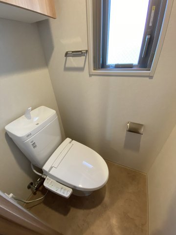 トイレ　個室タイプのトイレ