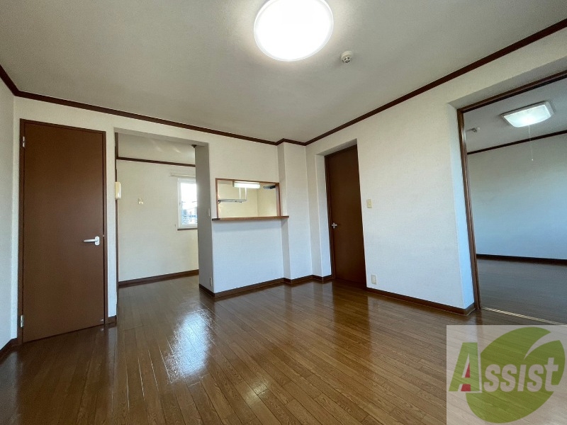 居室・リビング　広くてキレイなお部屋が広がっていて、充実した生活が送れそう。