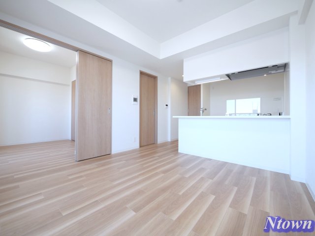 居室・リビング　こちらのリビングで趣味の時間をお楽しみください