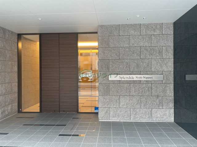 エントランス　スプランディッド西日暮里 のエントランス