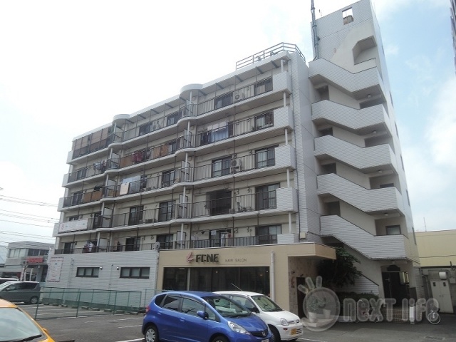 建物外観　シャトル上杉