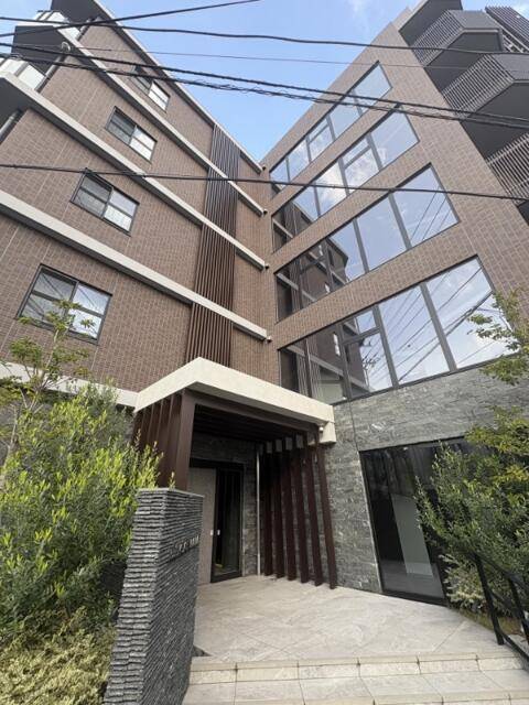 建物外観　オートロック完備