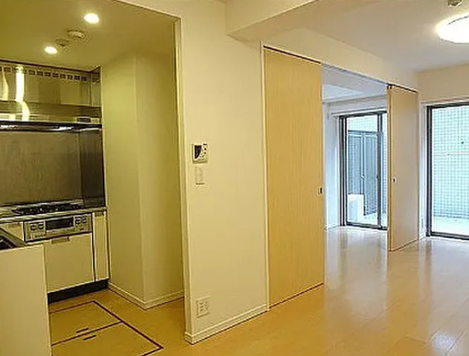 居室・リビング　※別部屋の参考写真です。