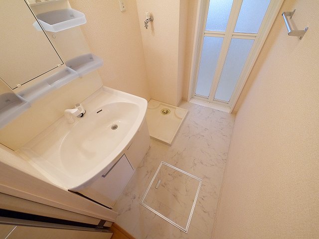 洗面設備　脱衣スペースもあります