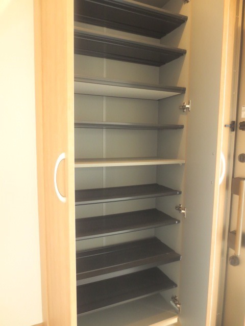 収納　シューズボックスで玄関スッキリ