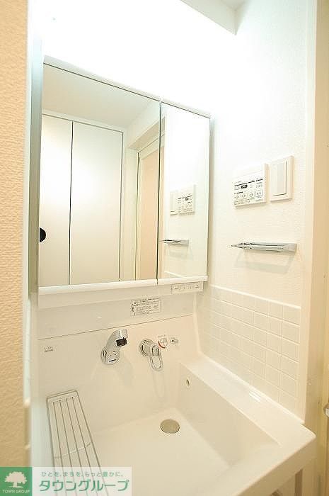 洗面設備　反転タイプ