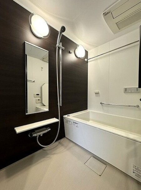 バス・シャワールーム　※こちらの写真は他部屋になり参考写真です