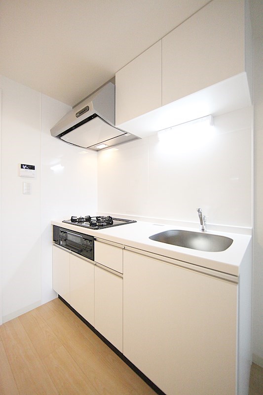 キッチン　システムキッチン（3口コンロ+グリル）