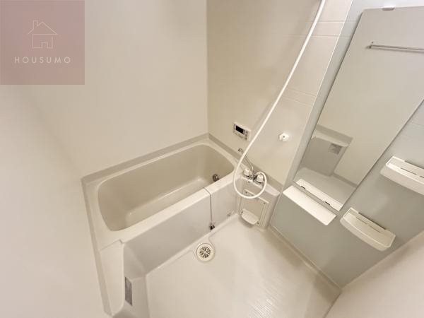 バス・シャワールーム　落ち着いた空間のお風呂です