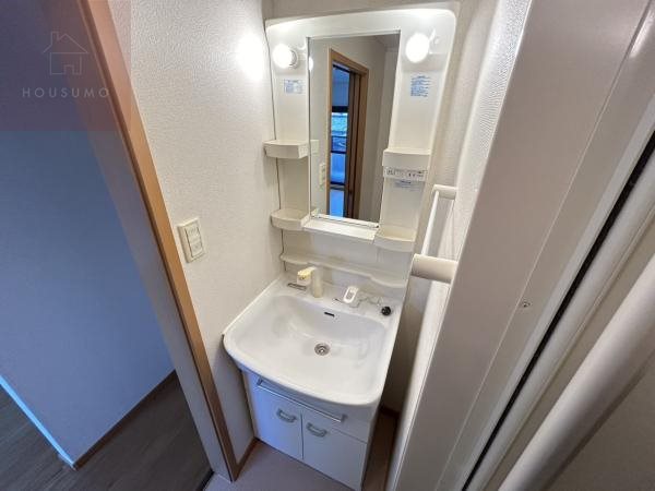 洗面設備　独立洗面化粧台付き