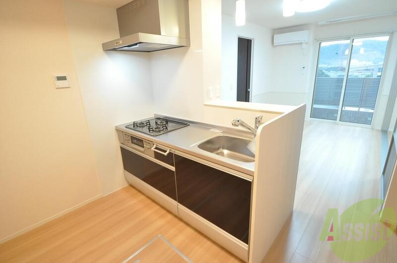 キッチン　豪華なカウンターキッチンは明るくて、ゆったりしています。