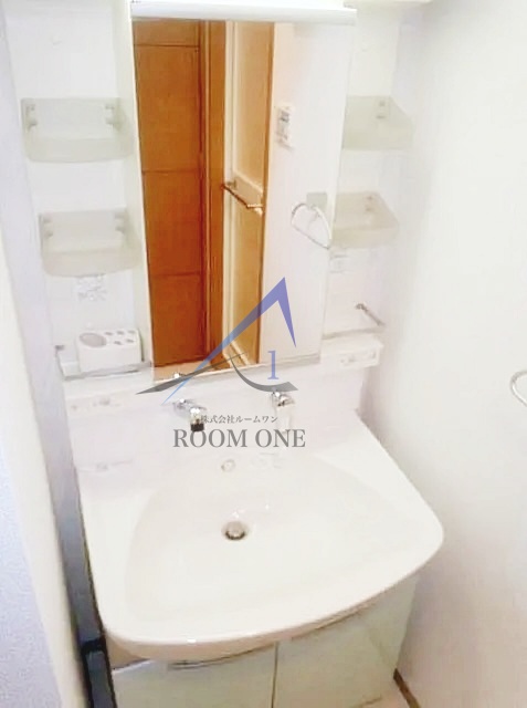 洗面設備　洗面台です。