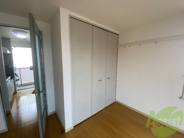 収納　収納はこちらのクローゼットをお使いください。