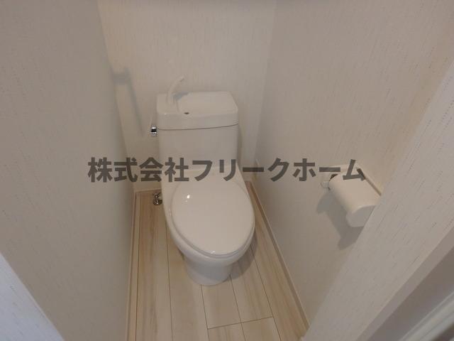 トイレ　別部屋参考写真です。