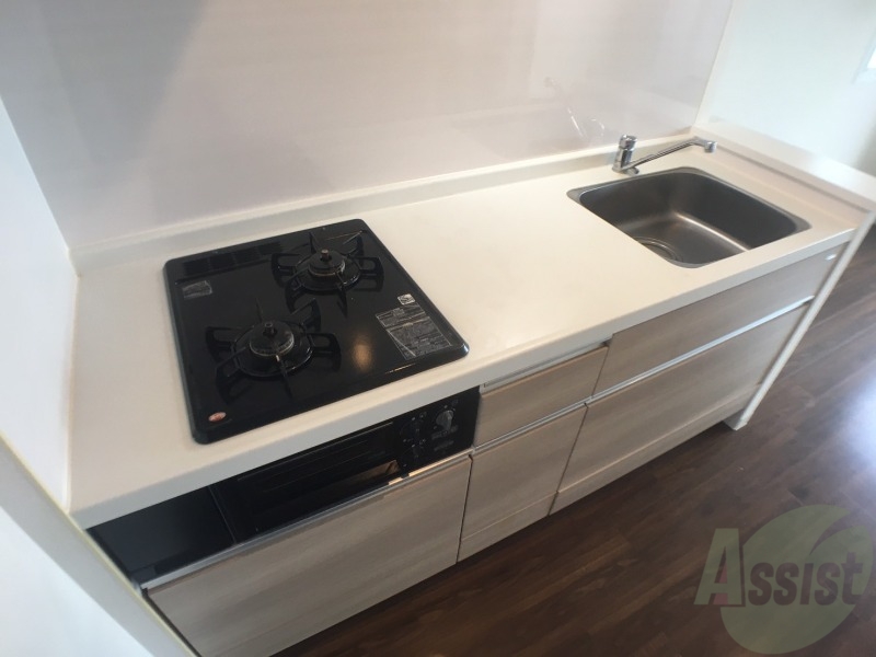 キッチン　キッチンはシックなデザインでした。洗い場も大きい。