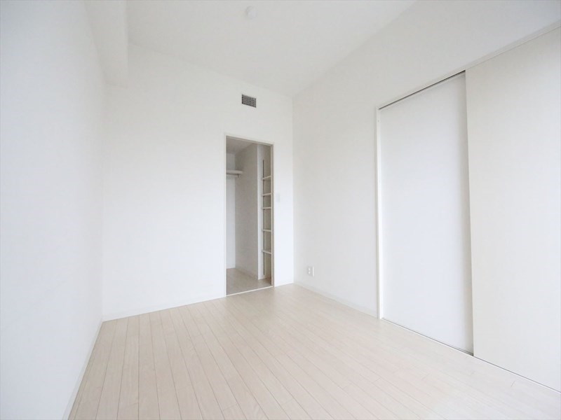 その他部屋・スペース　洋室5.8帖　ウォークインクローゼット付（収納充実してます）