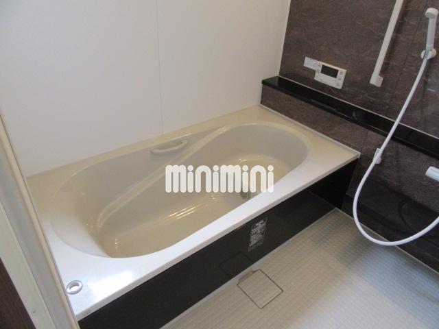 バス・シャワールーム　足が伸ばせるバスルーム