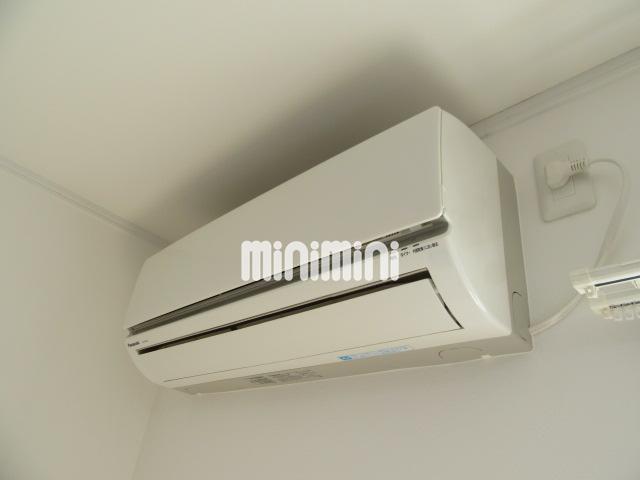 その他設備　リビングにエアコン付き