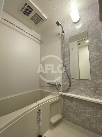 バス・シャワールーム　エスリード大阪梅田リュクス　バスルーム