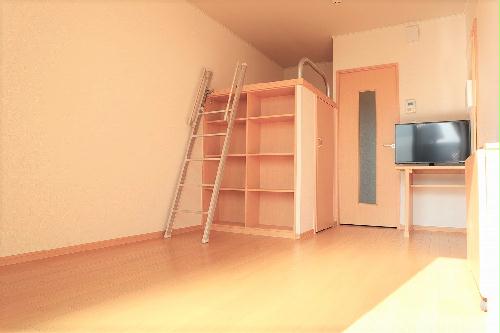 居室・リビング　備品は部屋毎に異なります。１Ｆのみフローリング