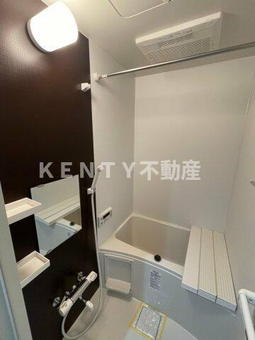 バス・シャワールーム　コンパクトで使いやすいお風呂です