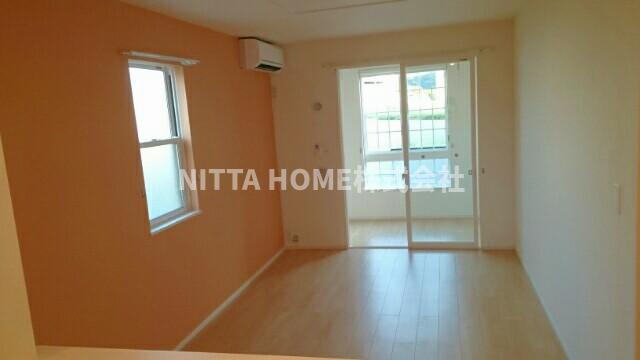 居室・リビング　１３．５帖のリビングルーム◇