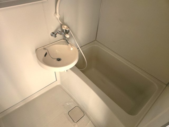 バス・シャワールーム　サーモスタット混合栓なので、温度調整も簡単