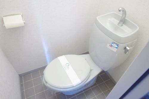 トイレ　類似室内