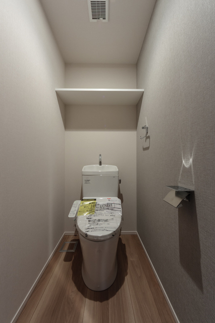 トイレ　※写真は同タイプ住戸です。