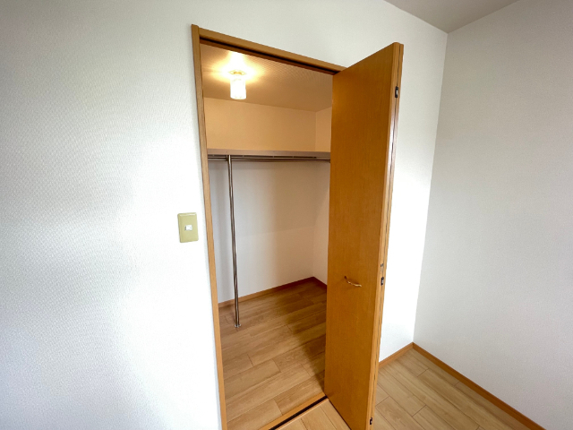 玄関　下駄箱あります。