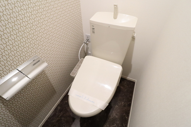 トイレ　温水洗浄暖房便座