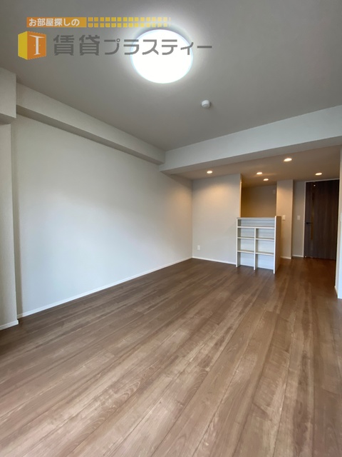 居室・リビング　ゆったり１４帖のリビングでくつろぎを。。