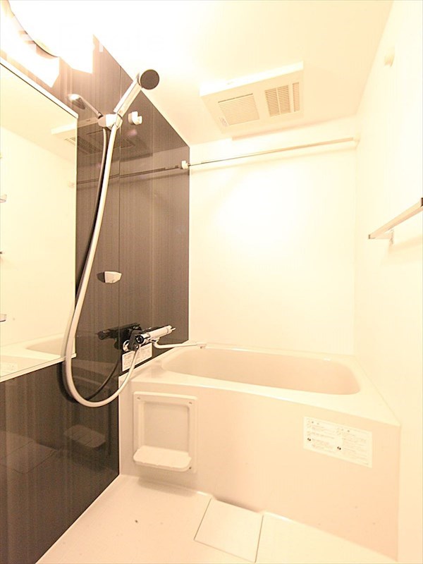 バス・シャワールーム　バスルーム