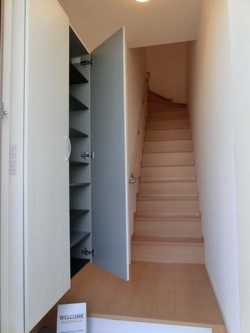 玄関　シューズボックス完備