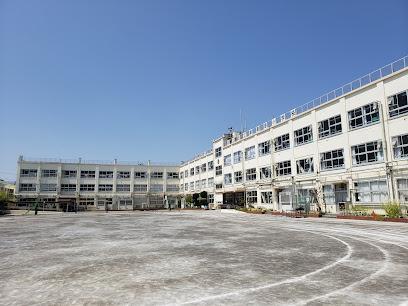 小学校　足立区立東栗原小学校（小学校）まで160m