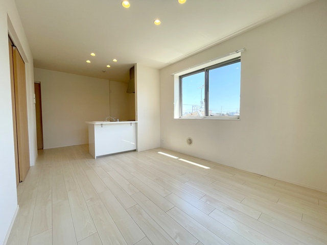 居室・リビング　★２面採光の明るいリビング★