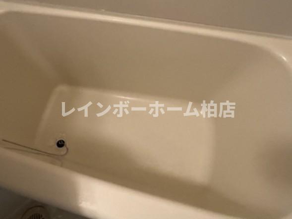 バス・シャワールーム　コンパクトで使いやすいお風呂です