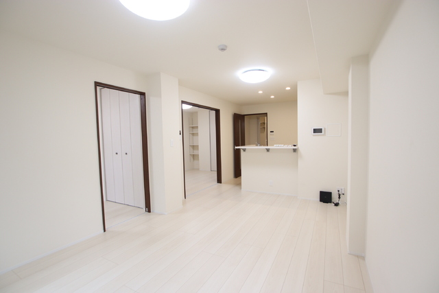 居室・リビング　【ＬＤＫ１３．５帖】家族が集まるリビングスペース