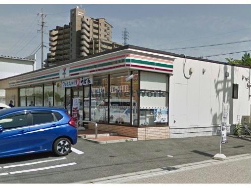 コンビニ　セブンイレブン豊田市寿町7丁目店（コンビニ）まで495m